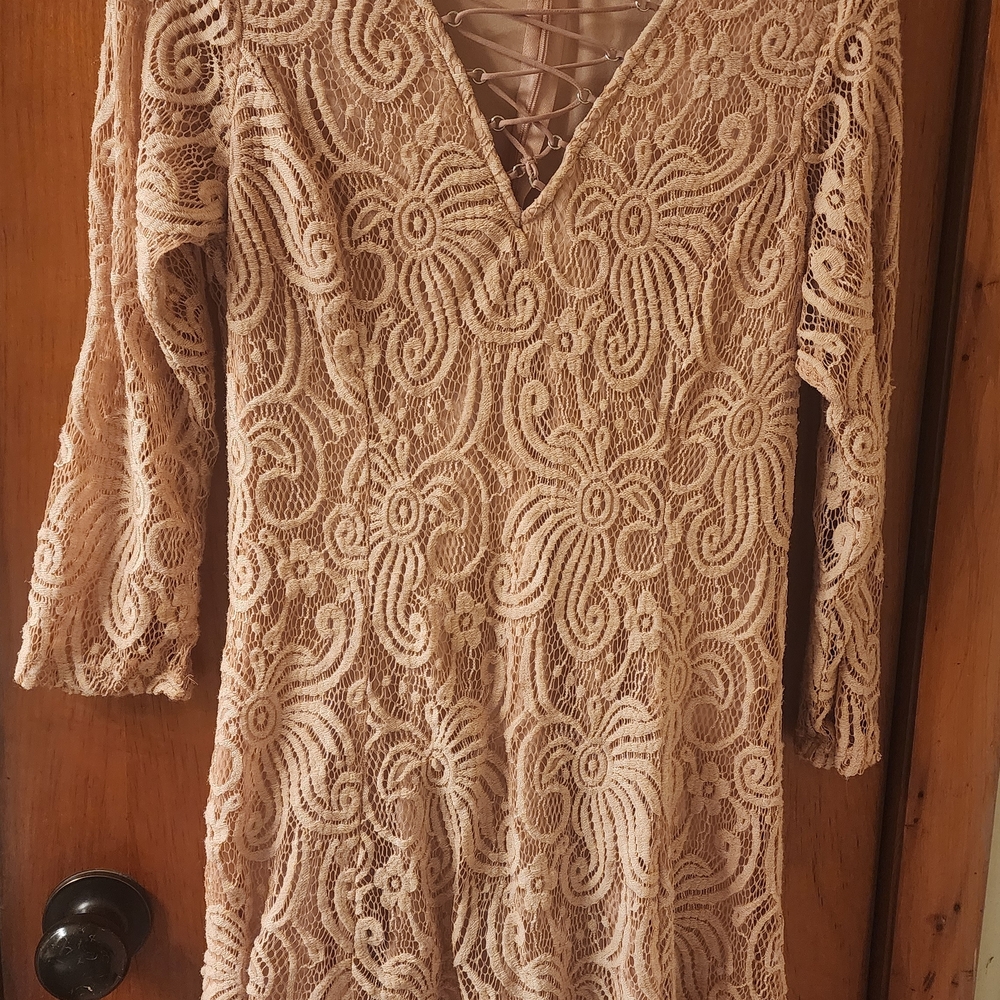 Chic Pink Lace Dress with V-Neck